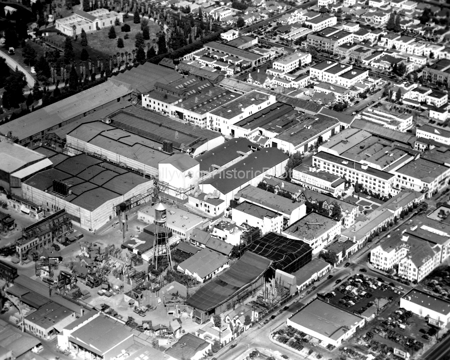 Paramount Pictures 1938 Aerial view wm.jpg
